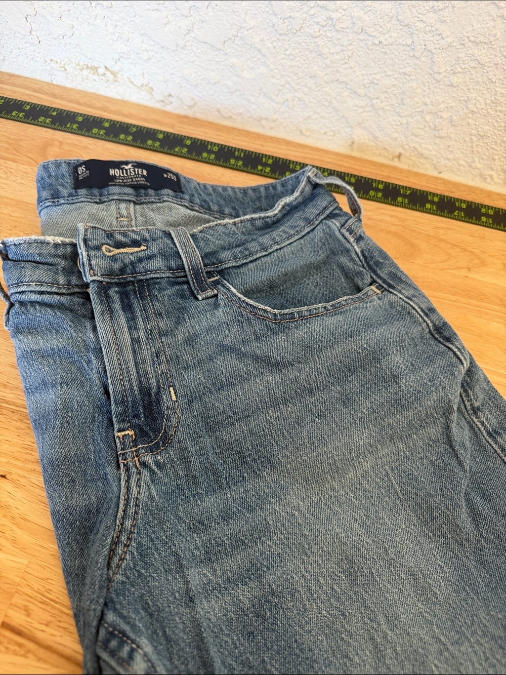 Hollister Women  Washed Blue Low-Rise Baggy  Jeans
